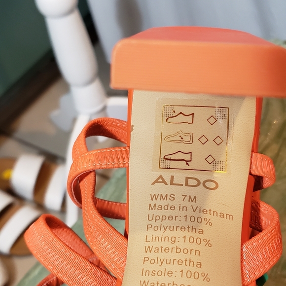 ALDO - Picture 3 of 4